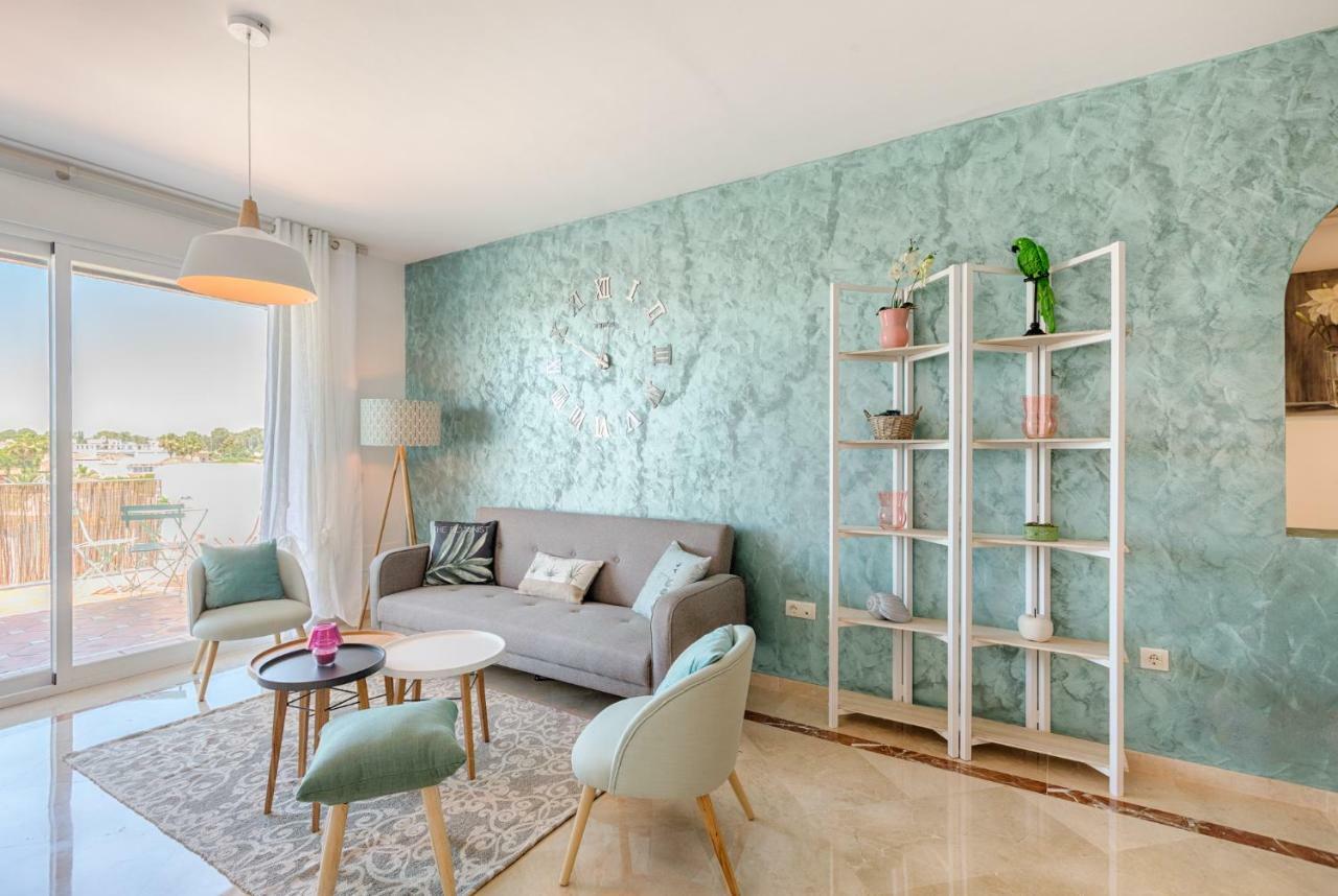 Sea & Mountain View Penthouse Lägenhet Estepona Exteriör bild