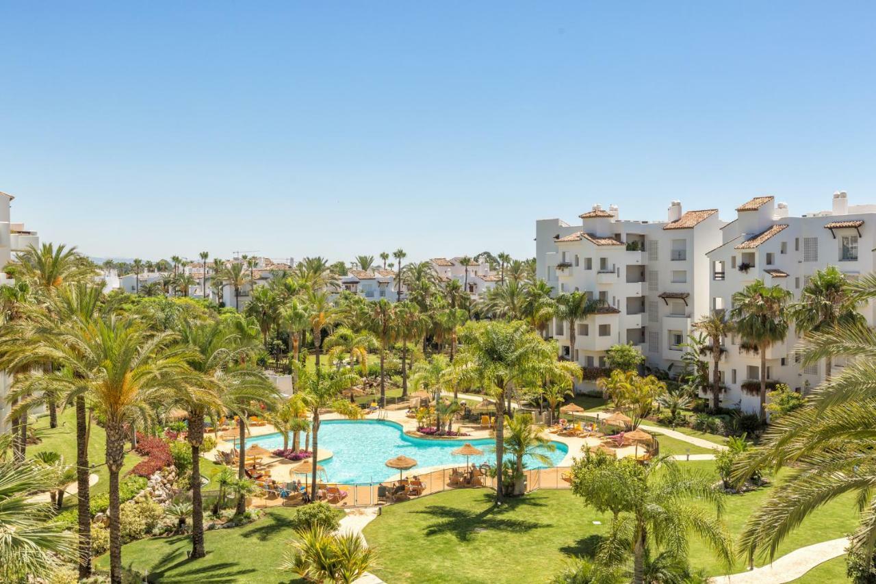 Sea & Mountain View Penthouse Lägenhet Estepona Exteriör bild